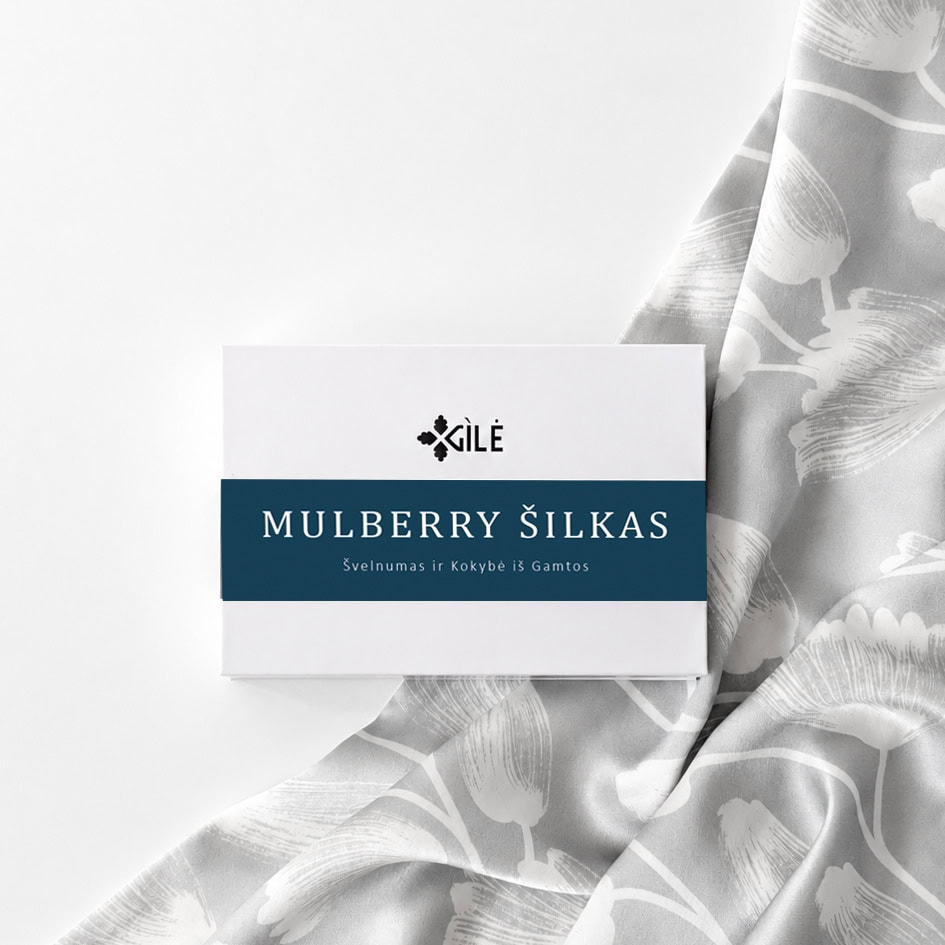 Mulberry šilko pagalvės užvalkalas Silver Bloom su gėlių raštu